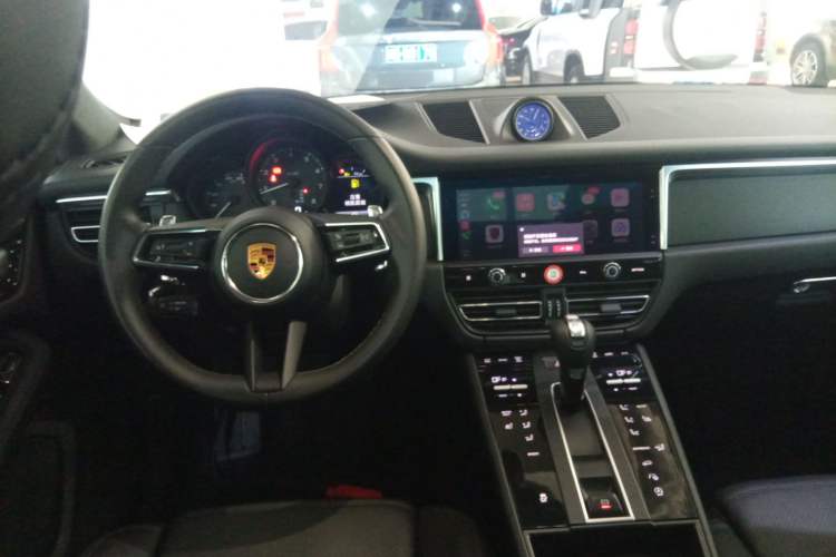 Used Porsche Macan 2022 Macan 2.0T Steering Wheel
