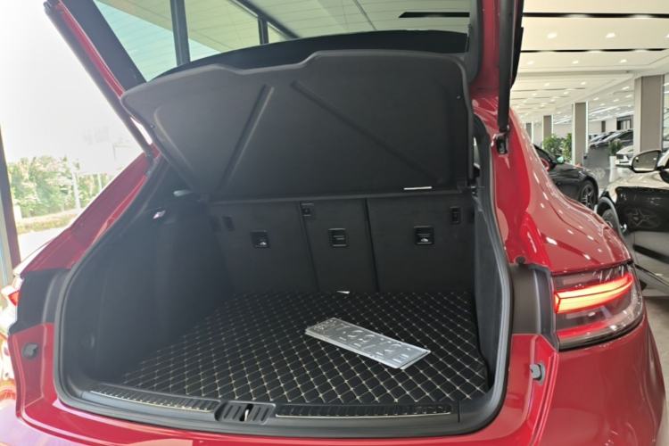Used Porsche Macan 2022 Macan 2.0T Trunk