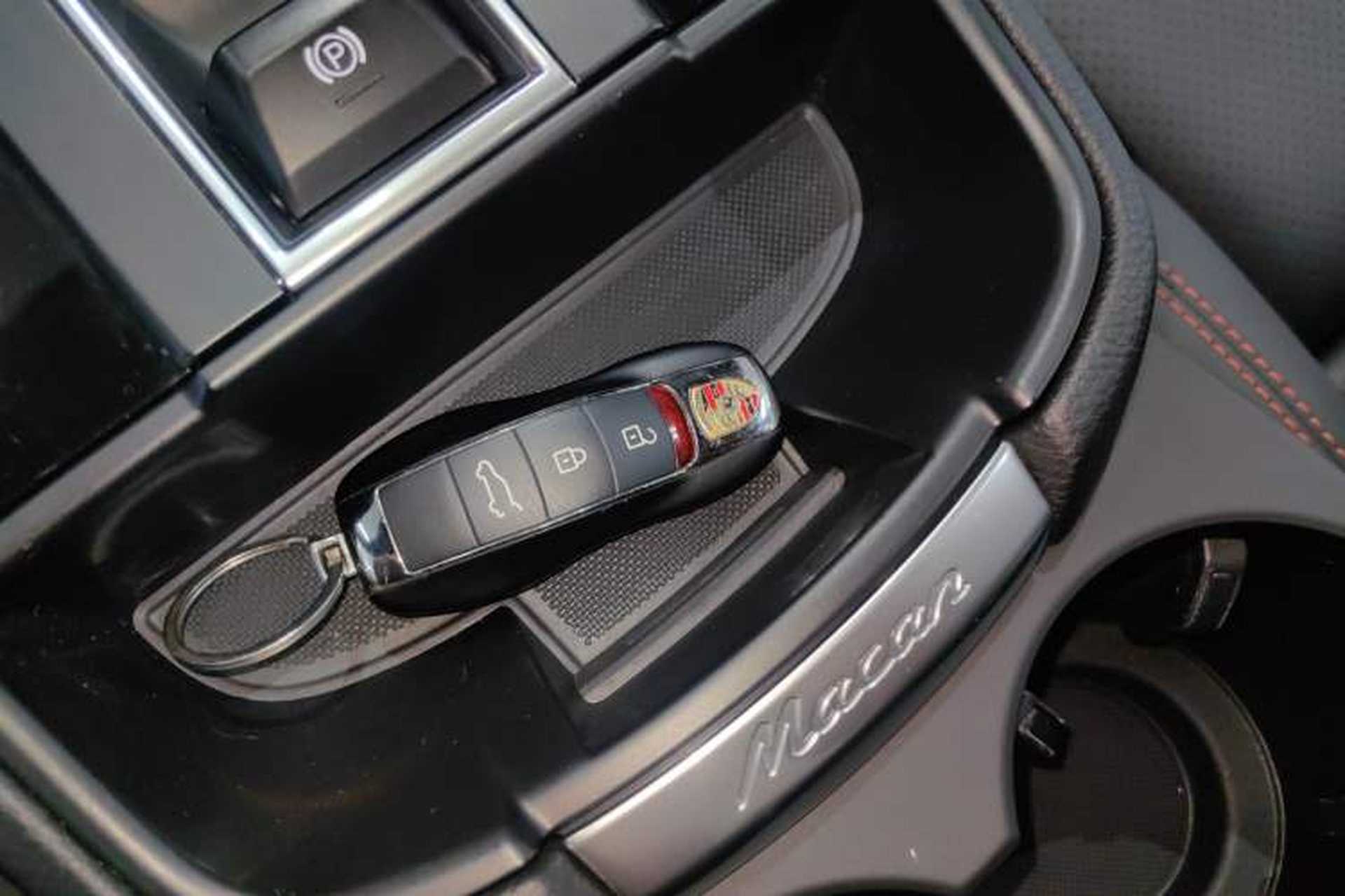 Used Porsche Macan 2022 Macan 2.0T Vehicle Key