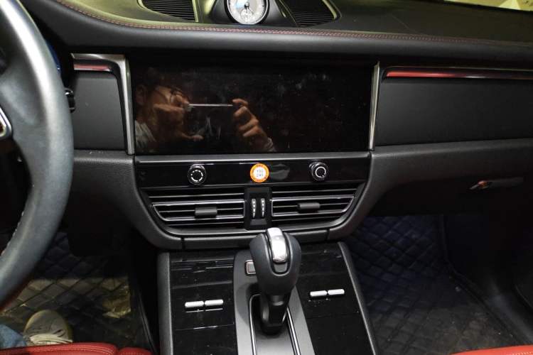 Used Porsche Macan 2022 Macan 2.0T Audio And AC Panel