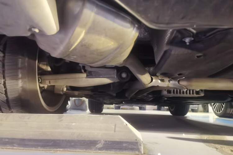 Used Porsche Macan 2022 Macan 2.0T Chassis Rear Left
