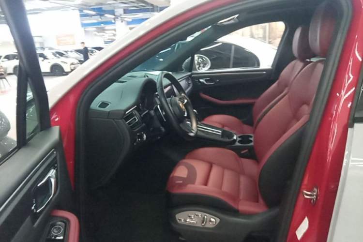 Used Porsche Macan 2022 Macan 2.0T Driver Seat