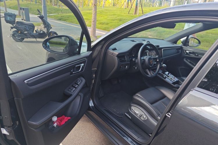 Used Porsche Macan 2022 Macan 2.0T Driver Seat