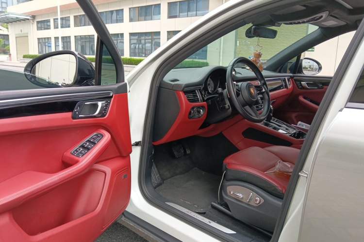 Used Porsche Macan 2022 Macan S 2.9T Driver Seat