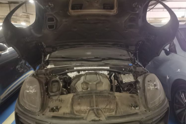 Used Porsche Macan 2022 Macan 2.0T Engine Bay