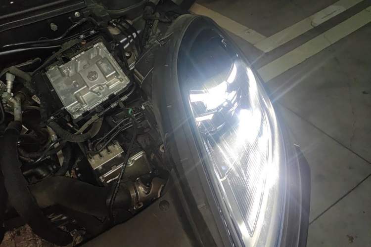Used Porsche Macan 2022 Macan 2.0T Engine Bay Left
