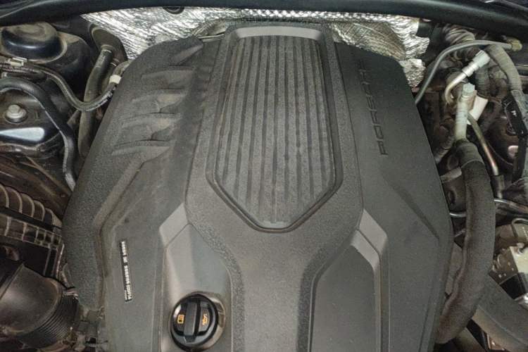Used Porsche Macan 2022 Macan 2.0T Engine Bay