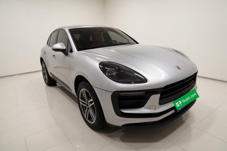 Used Porsche Macan 2022 Macan 2.0T Front Right 45 Deg