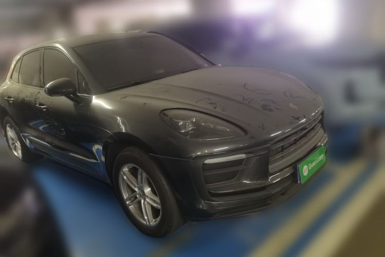 Used Porsche Macan 2022 Macan 2.0T Front Right 45 Deg