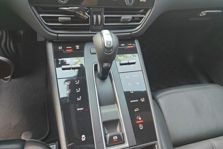 Used Porsche Macan 2022 Macan 2.0T Gear Lever