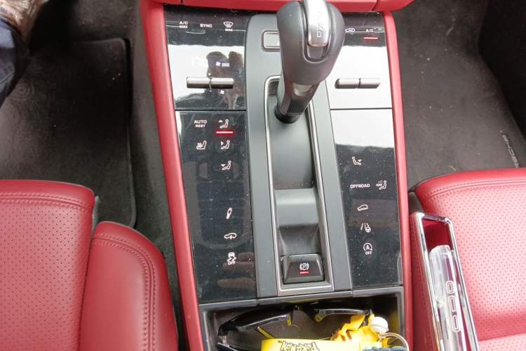 Used Porsche Macan 2022 Macan S 2.9T Gear Lever
