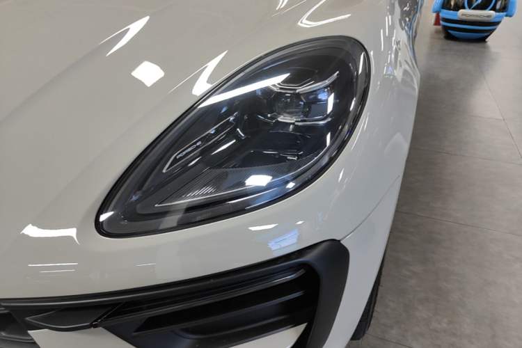 Used Porsche Macan 2022 Macan 2.0T Left Front Headlight