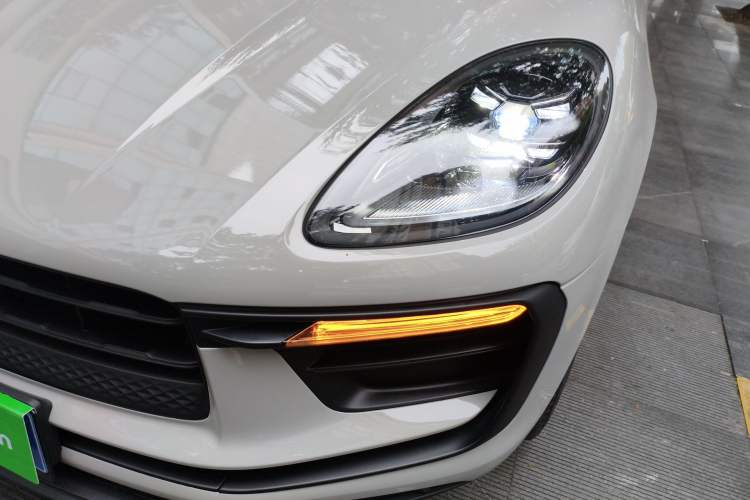 Used Porsche Macan 2022 Macan 2.0T Left Front Headlight