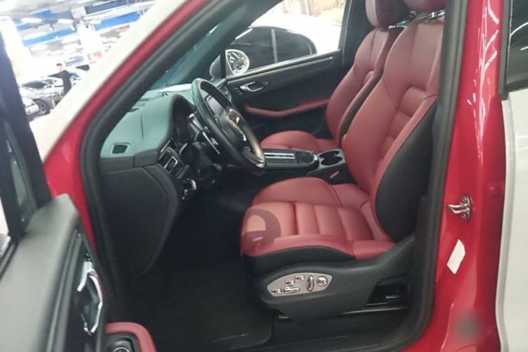 Used Porsche Macan 2022 Macan 2.0T Left Front Seat