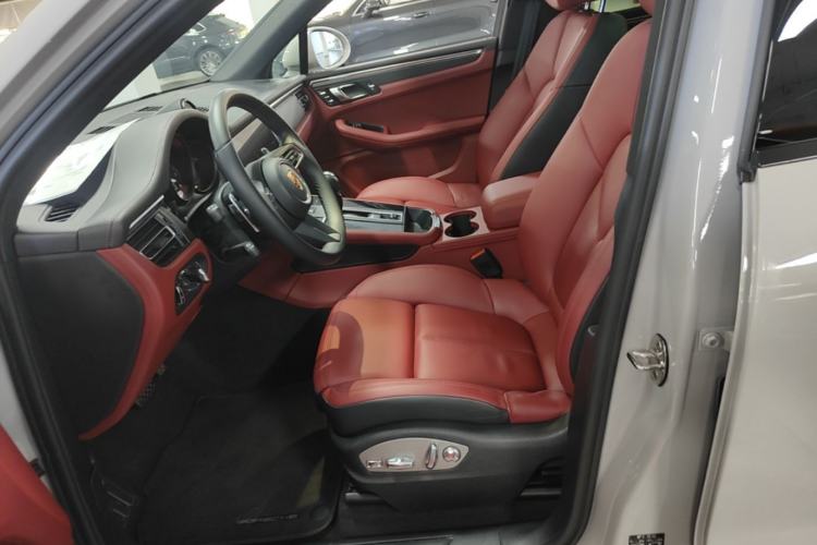 Used Porsche Macan 2022 Macan 2.0T Left Front Seat