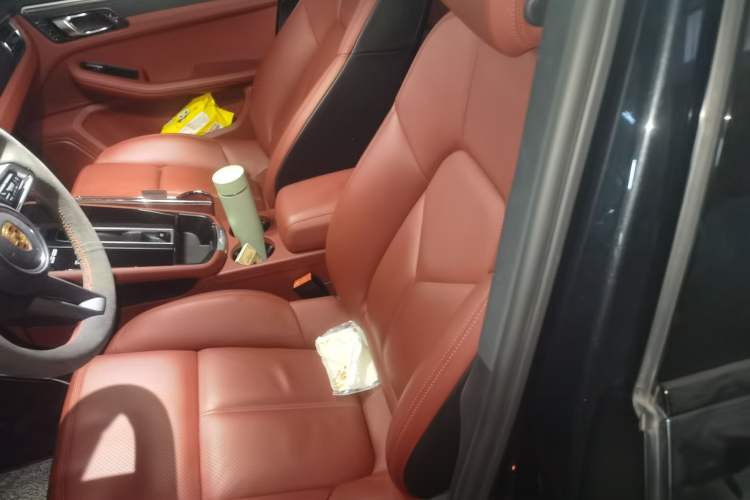 Used Porsche Macan 2022 Macan 2.0T Left Front Seat