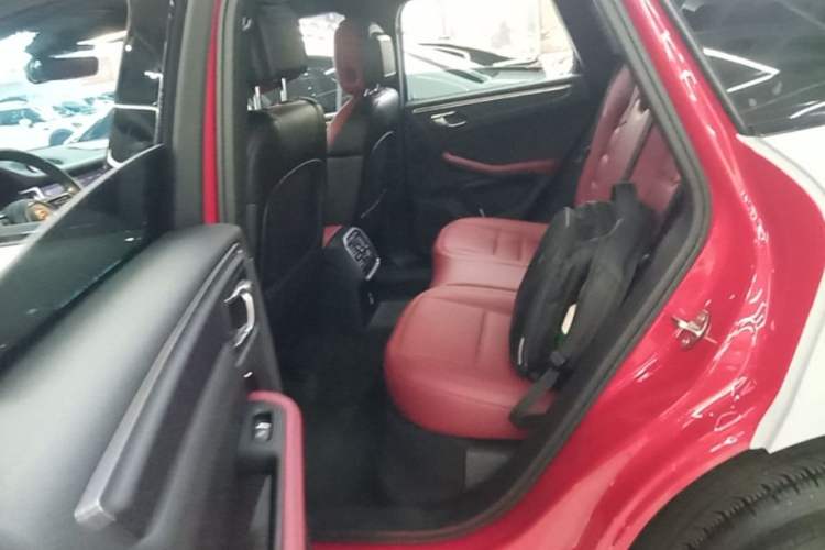 Used Porsche Macan 2022 Macan 2.0T Left Rear Seat