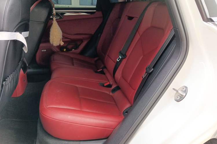 Used Porsche Macan 2022 Macan S 2.9T Left Rear Seat