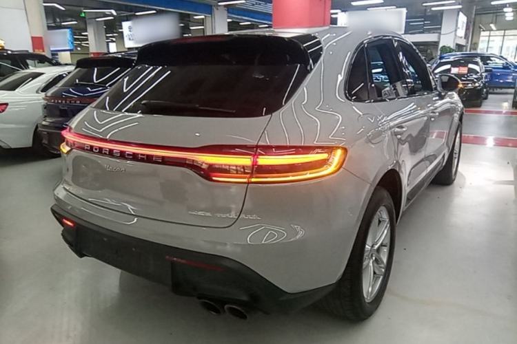 Used Porsche Macan 2022 Macan 2.0T Rear Right 45 Deg