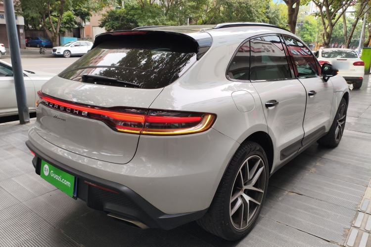 Used Porsche Macan 2022 Macan 2.0T Rear Right 45 Deg