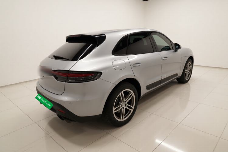 Used Porsche Macan 2022 Macan 2.0T Rear Right 45 Deg