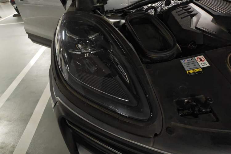 Used Porsche Macan 2022 Macan 2.0T Right Front Headlight