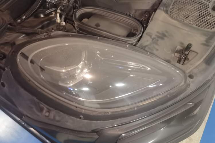 Used Porsche Macan 2022 Macan 2.0T Right Front Headlight