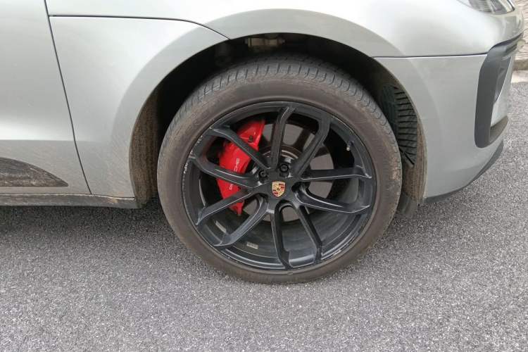 Used Porsche Macan 2022 Macan S 2.9T Right Front Wheel Hub