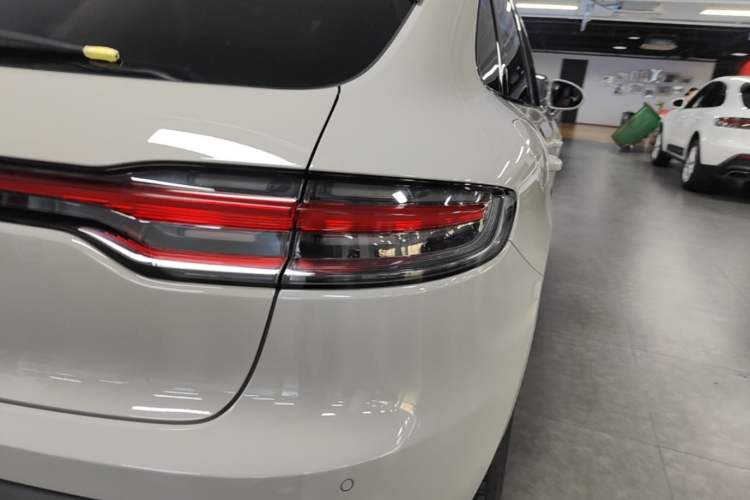Used Porsche Macan 2022 Macan 2.0T Right Rear Taillight