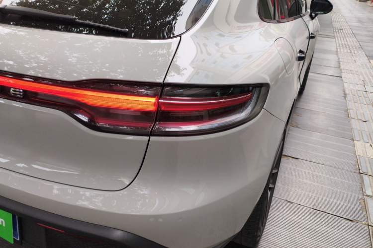 Used Porsche Macan 2022 Macan 2.0T Right Rear Taillight
