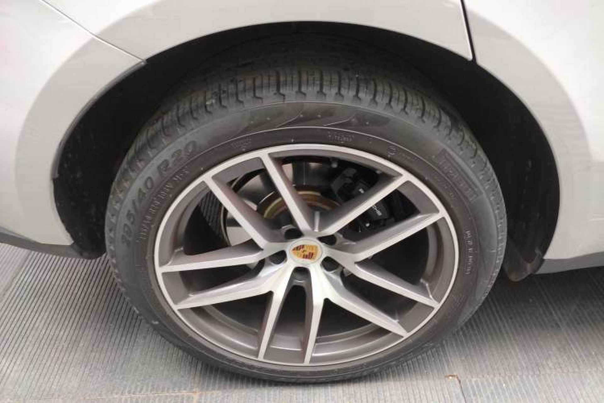 Used Porsche Macan 2022 Macan 2.0T Right Rear Wheel Hub
