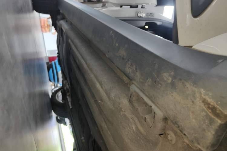 Used Porsche Macan 2022 Macan 2.0T Right Side Sill