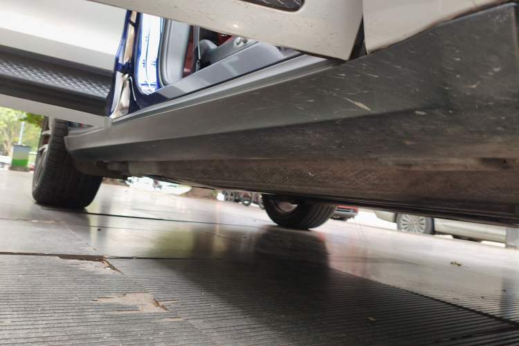 Used Porsche Macan 2022 Macan 2.0T Right Side Sill