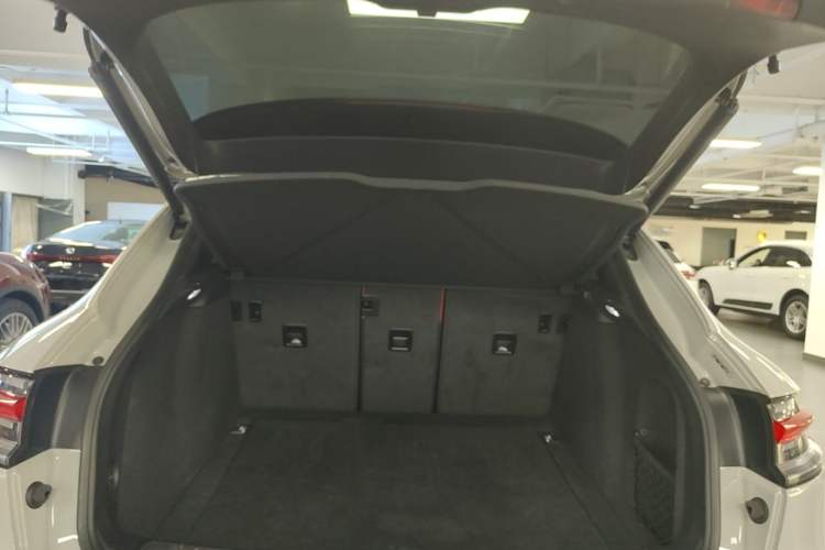 Used Porsche Macan 2022 Macan 2.0T Trunk