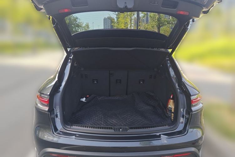 Used Porsche Macan 2022 Macan 2.0T Trunk