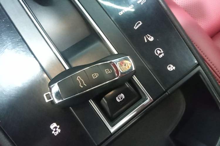 Used Porsche Macan 2022 Macan 2.0T Vehicle Key