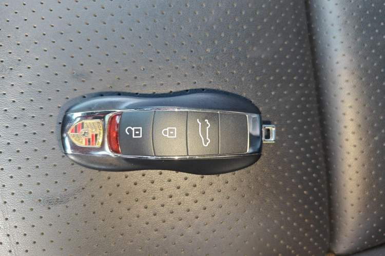 Used Porsche Macan 2022 Macan 2.0T Vehicle Key
