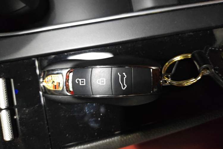 Used Porsche Macan 2022 Macan 2.0T Vehicle Key