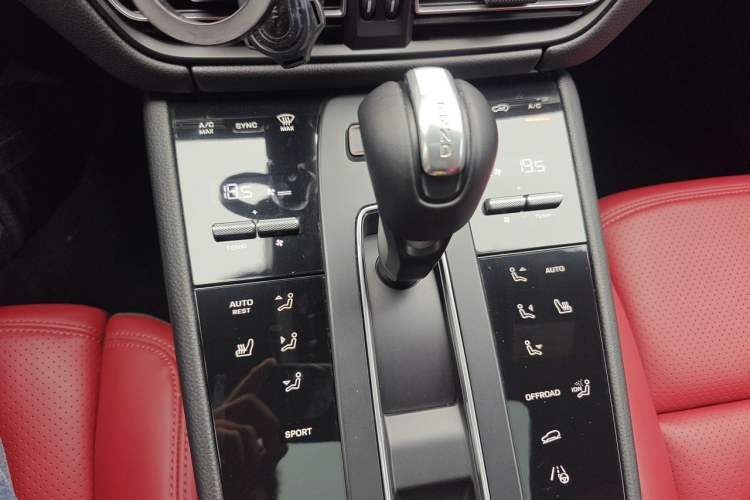 Used Porsche Macan 2022 Macan 2.0T Audio And AC Panel