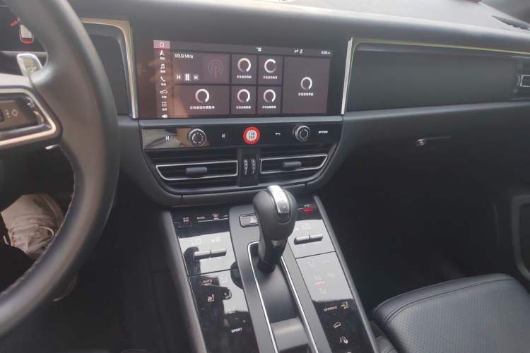 Used Porsche Macan 2022 Macan T 2.0T Audio And AC Panel
