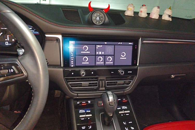 Used Porsche Macan 2022 Macan 2.0T Audio And AC Panel