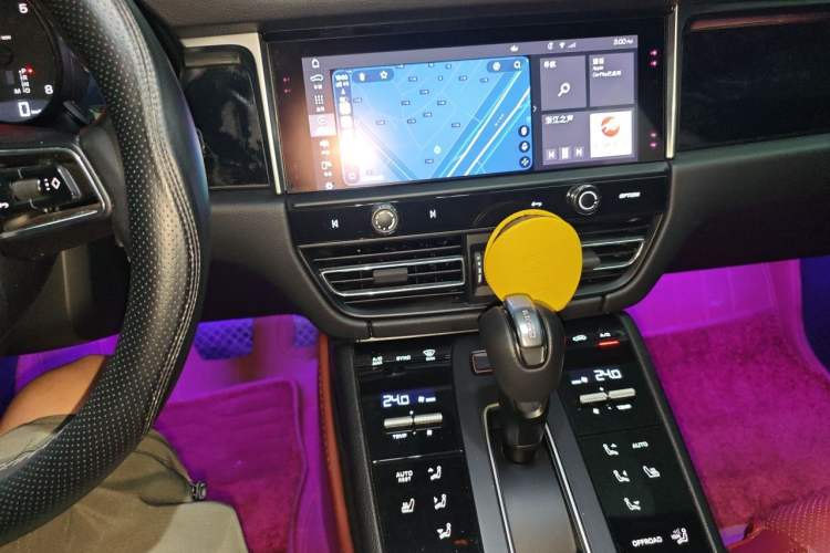 Used Porsche Macan 2022 Macan 2.0T Audio And AC Panel