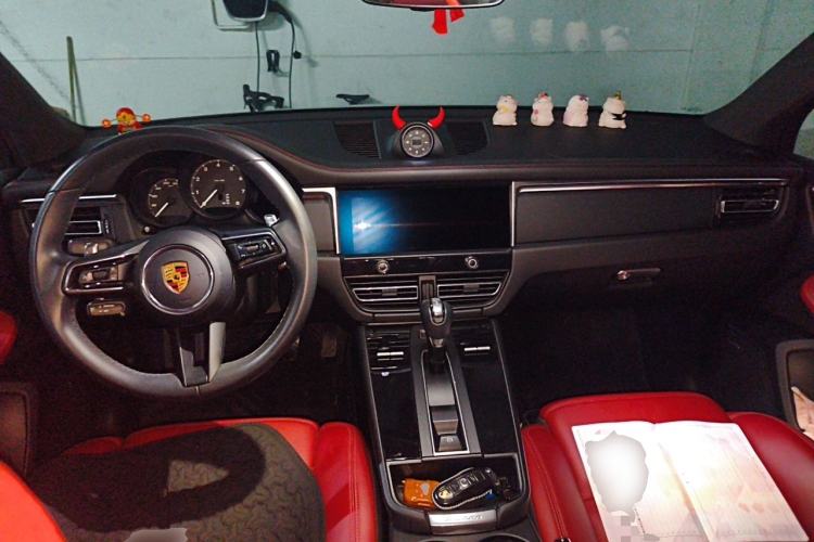 Used Porsche Macan 2022 Macan 2.0T Center Console