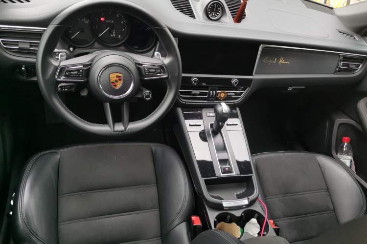 Used Porsche Macan 2022 Macan GTS 2.9T Center Console