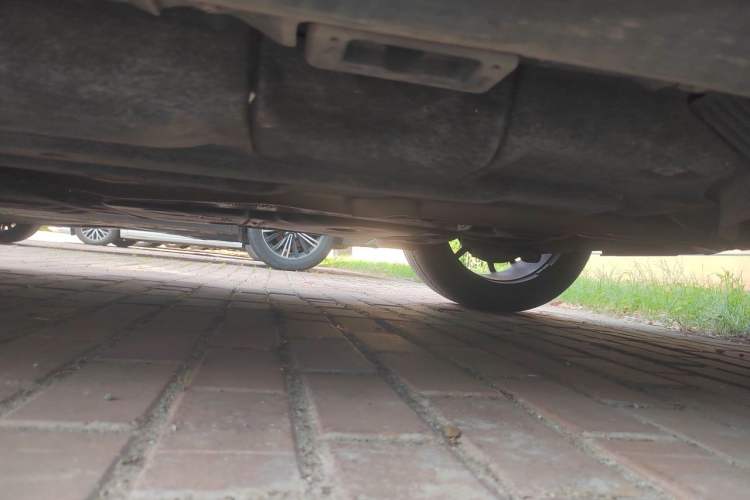 Used Porsche Macan 2022 Macan T 2.0T Chassis Rear Left