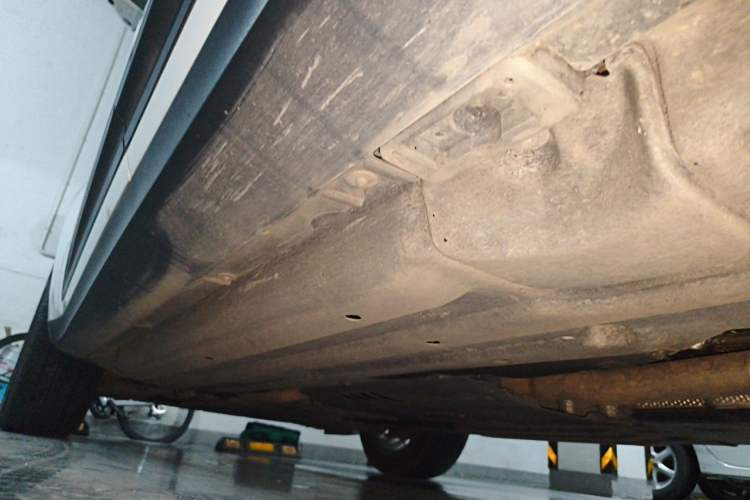 Used Porsche Macan 2022 Macan 2.0T Chassis Rear Left