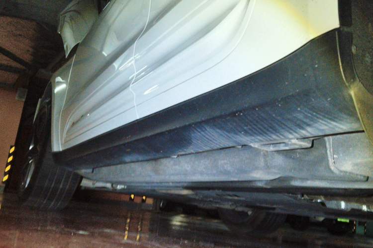Used Porsche Macan 2022 Macan T 2.0T Chassis Rear Left