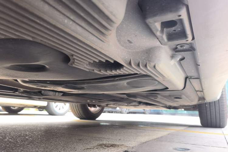 Used Porsche Macan 2022 Macan 2.0T Chassis Rear Right