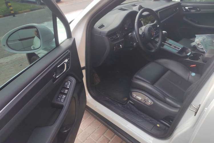Used Porsche Macan 2022 Macan T 2.0T Driver Seat