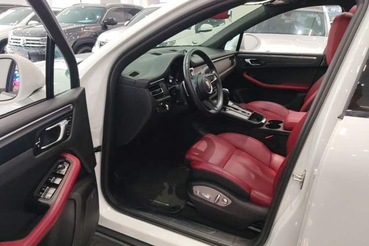 Used Porsche Macan 2022 Macan 2.0T Driver Seat